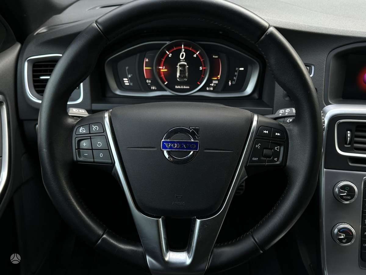 Volvo V60 Cross Country - 6