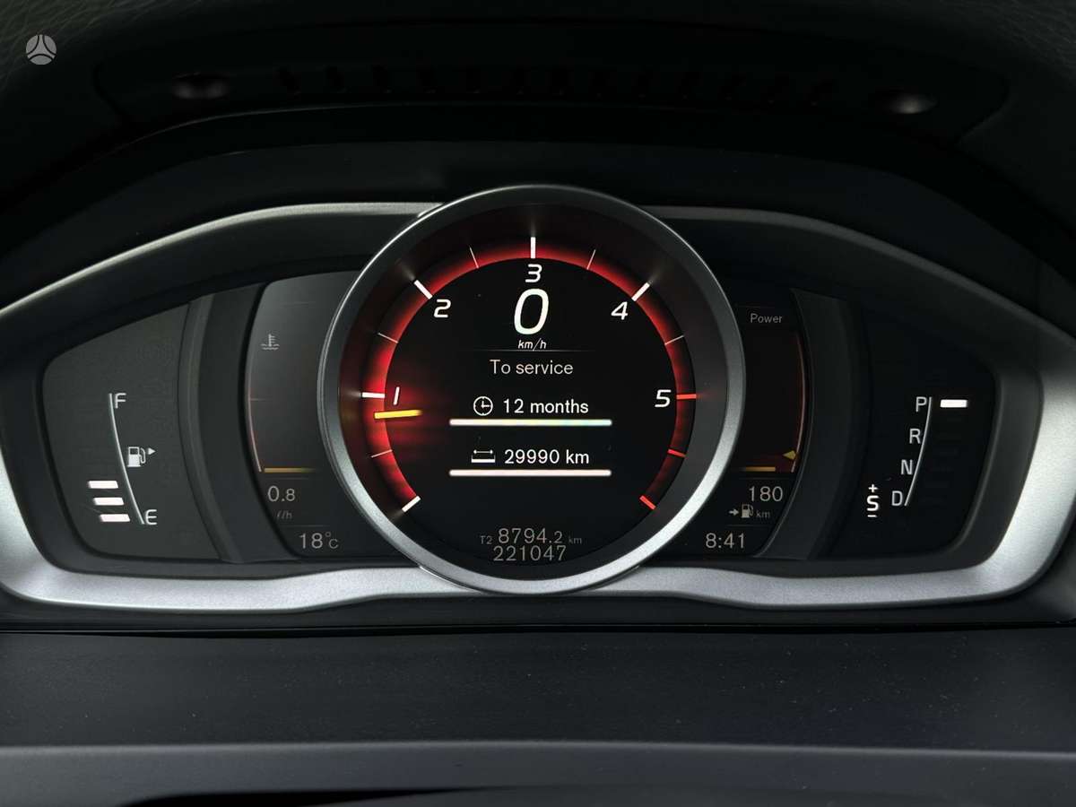 Volvo V60 Cross Country - 8