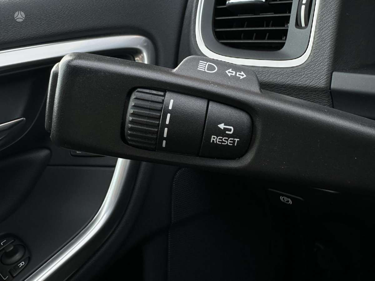 Volvo V60 Cross Country - 9