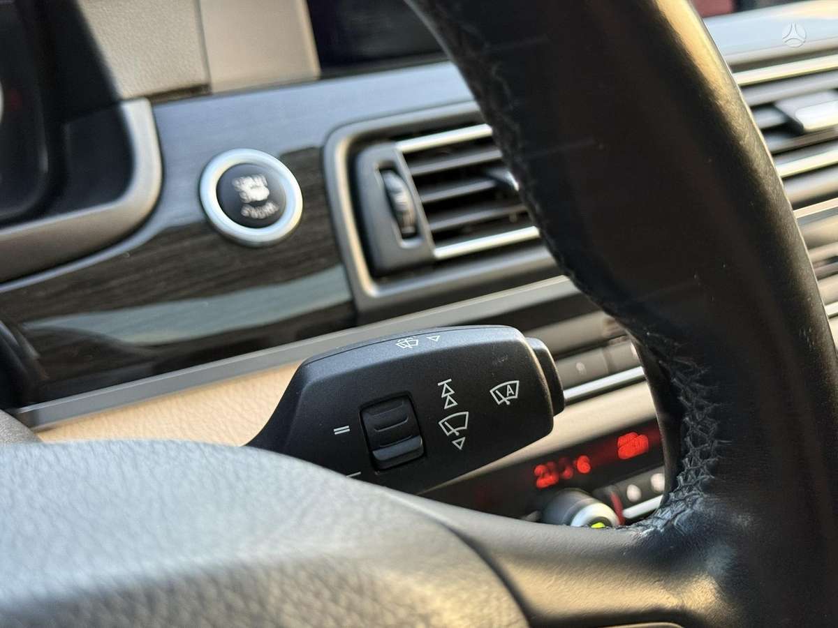 BMW 528, 3.0 l., Седан