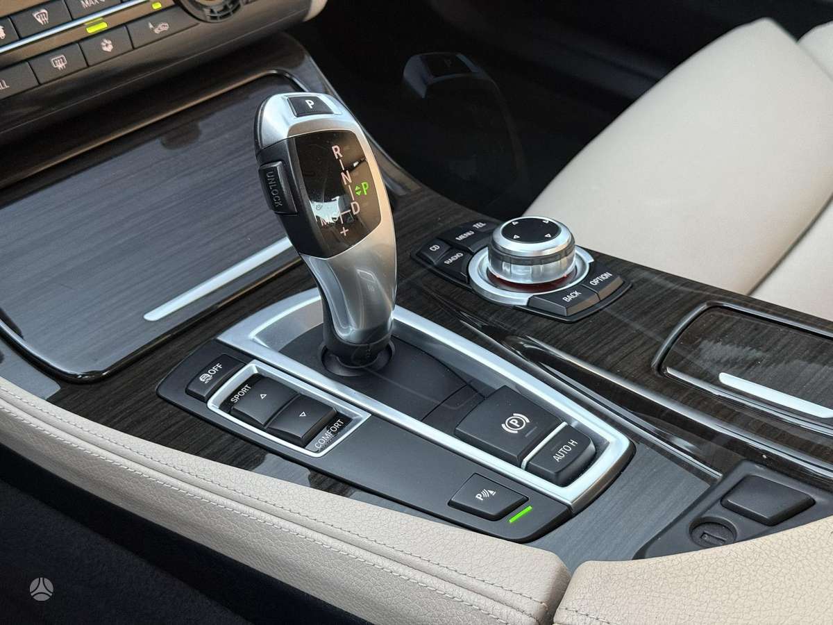 BMW 528, 3.0 l., Седан