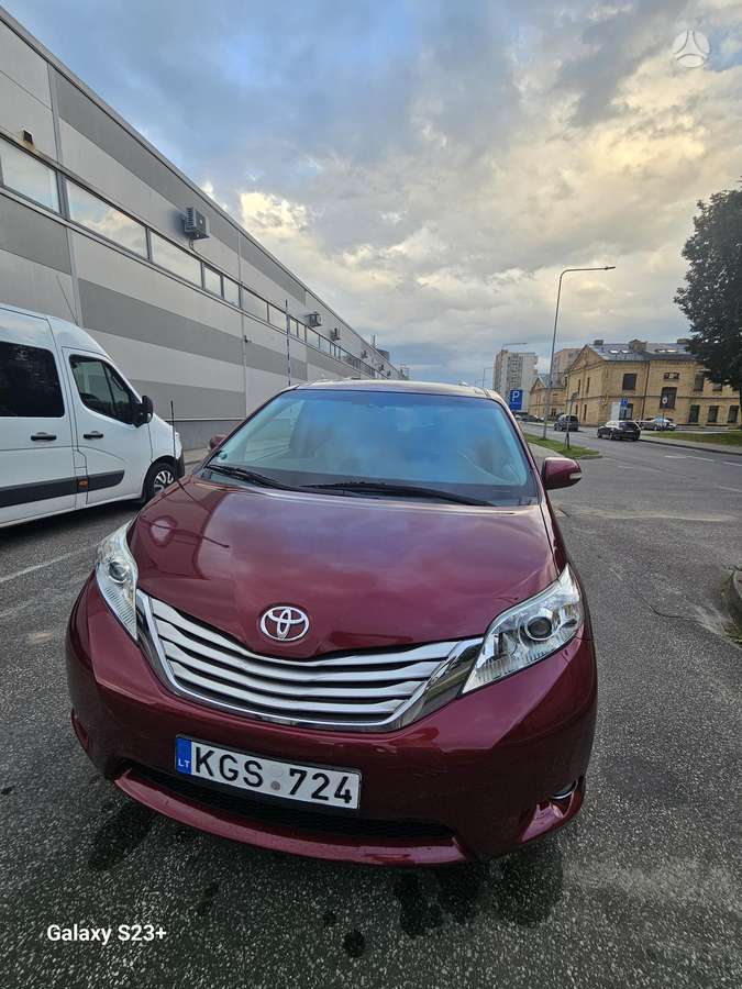 Toyota Sienna - 5