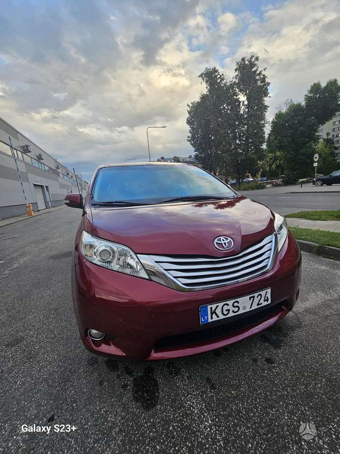 Toyota Sienna - 6