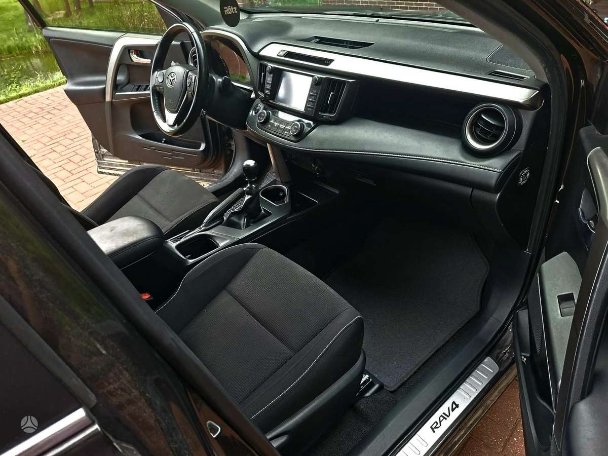 Toyota RAV4 - 7