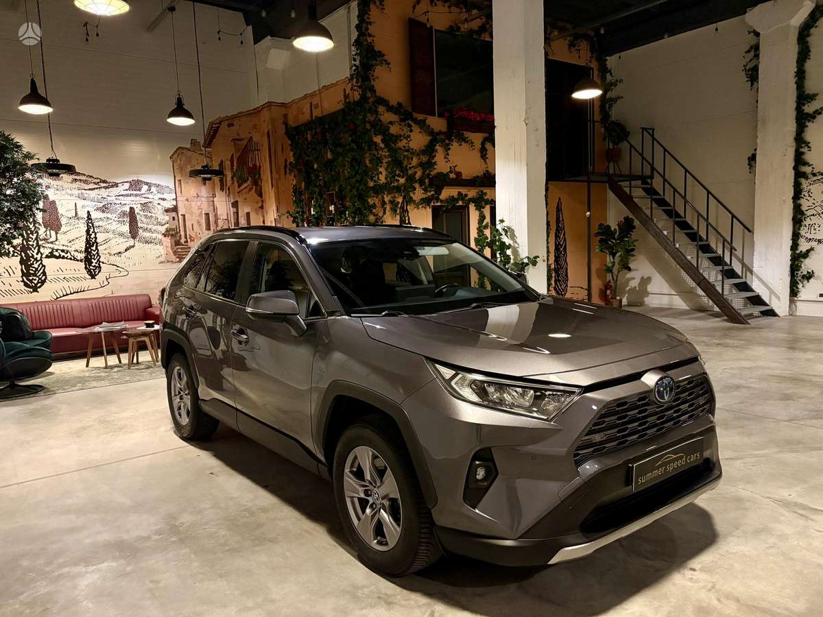 Toyota RAV4 - 1