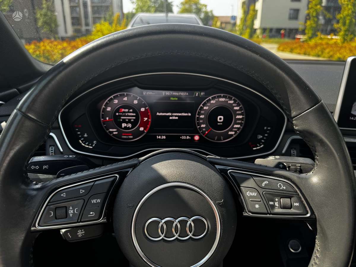 Audi A4, 2.0 l., Седан