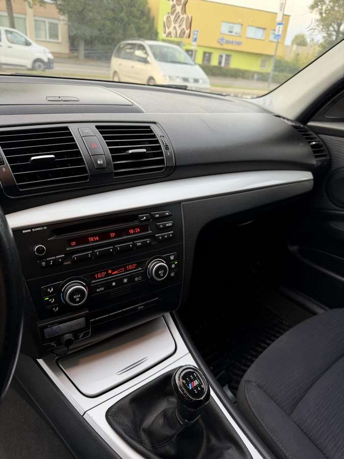 BMW 118, 2.0 l., Хэтчбек