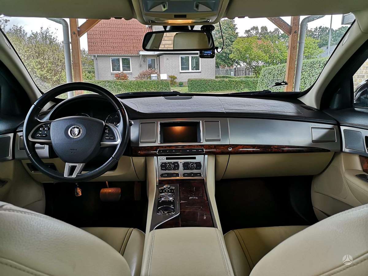 Jaguar XF, 2.2 l., Седан