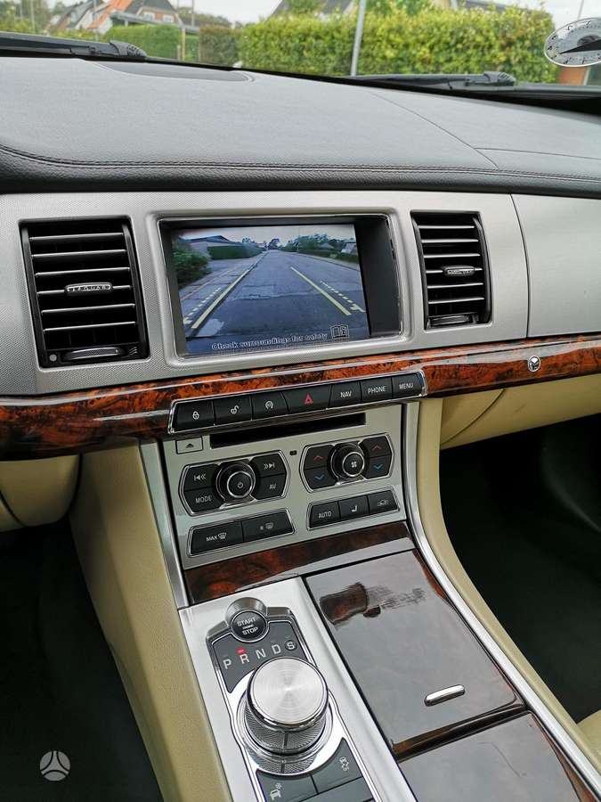 Jaguar XF, 2.2 l., Седан
