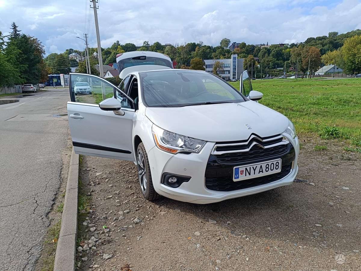 Citroen DS4, 1.6 l., Хэтчбек