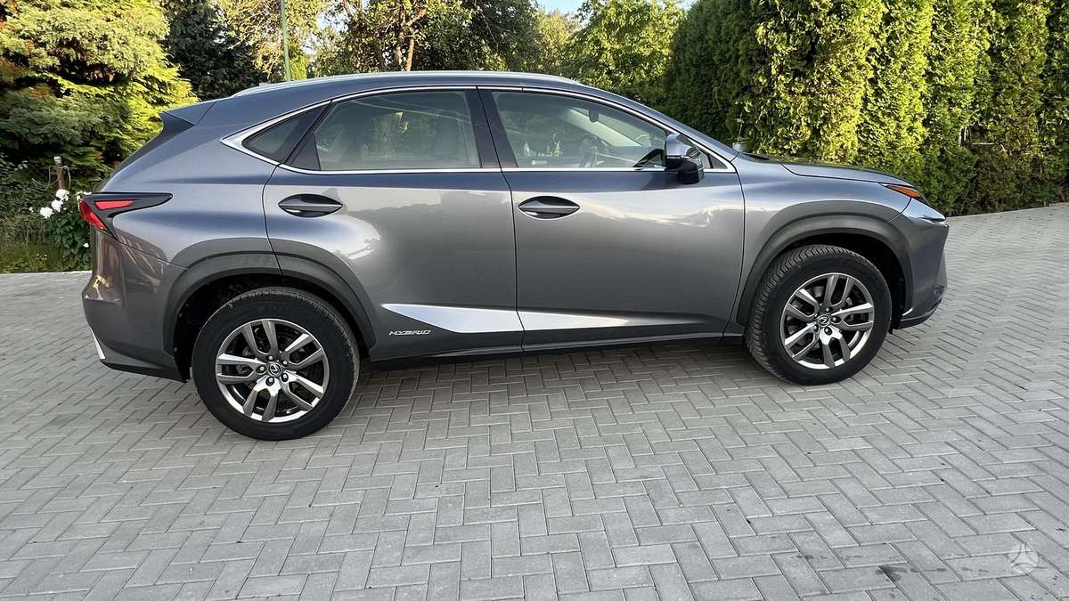 Lexus NX 300h - 7