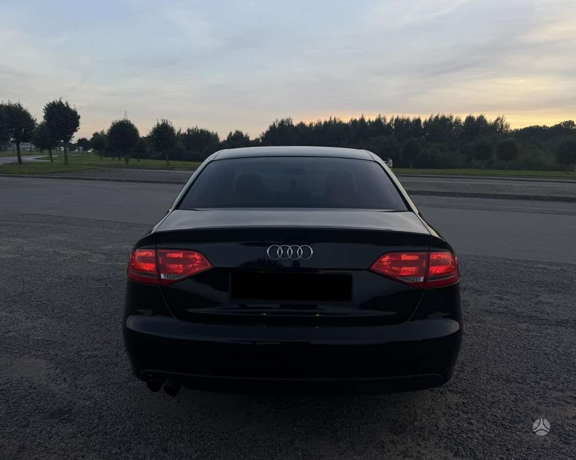 Audi A4, 1.8 l., Седан