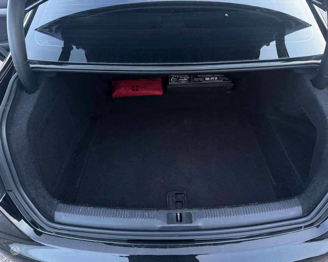 Audi A4, 1.8 l., Седан