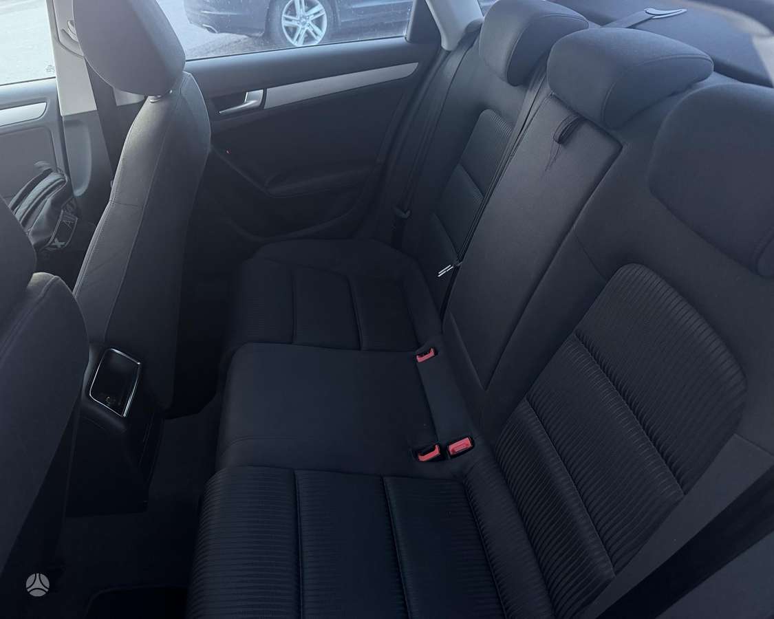 Audi A4, 1.8 l., Седан