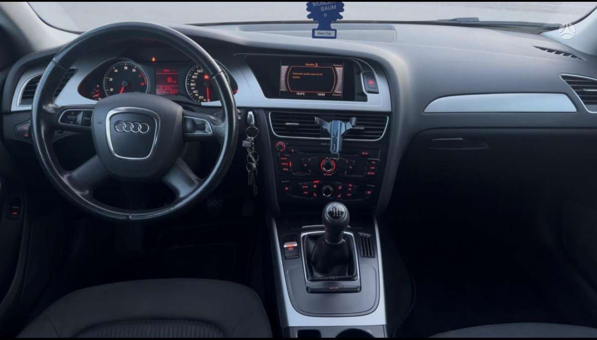 Audi A4, 1.8 l., Седан