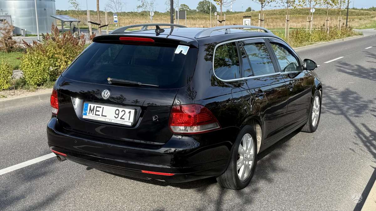 Volkswagen Golf - 2