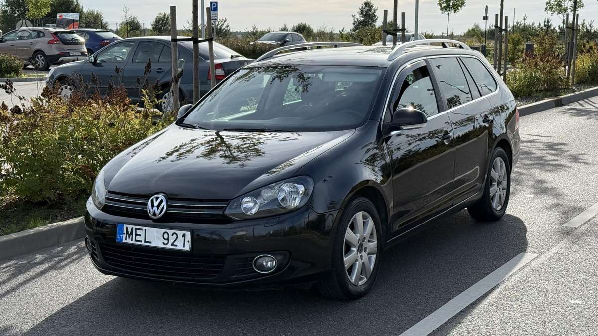 Volkswagen Golf - 6