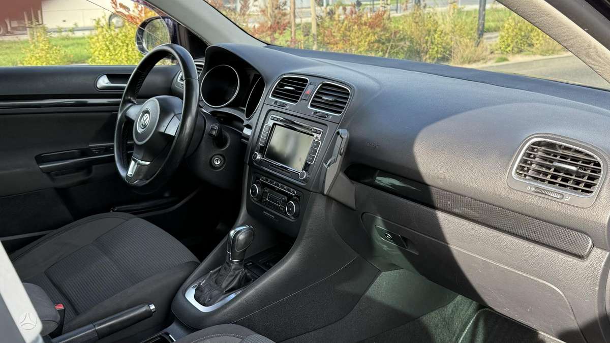 Volkswagen Golf - 12