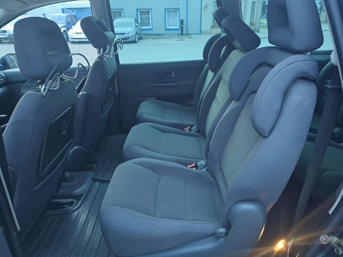 Volkswagen Sharan - 12