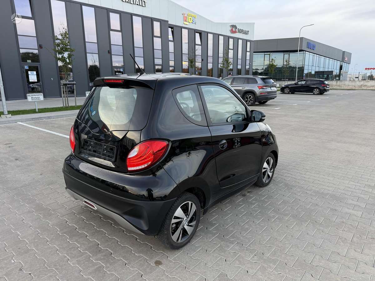 Zhidou D2S, 27 kWh, hatchback