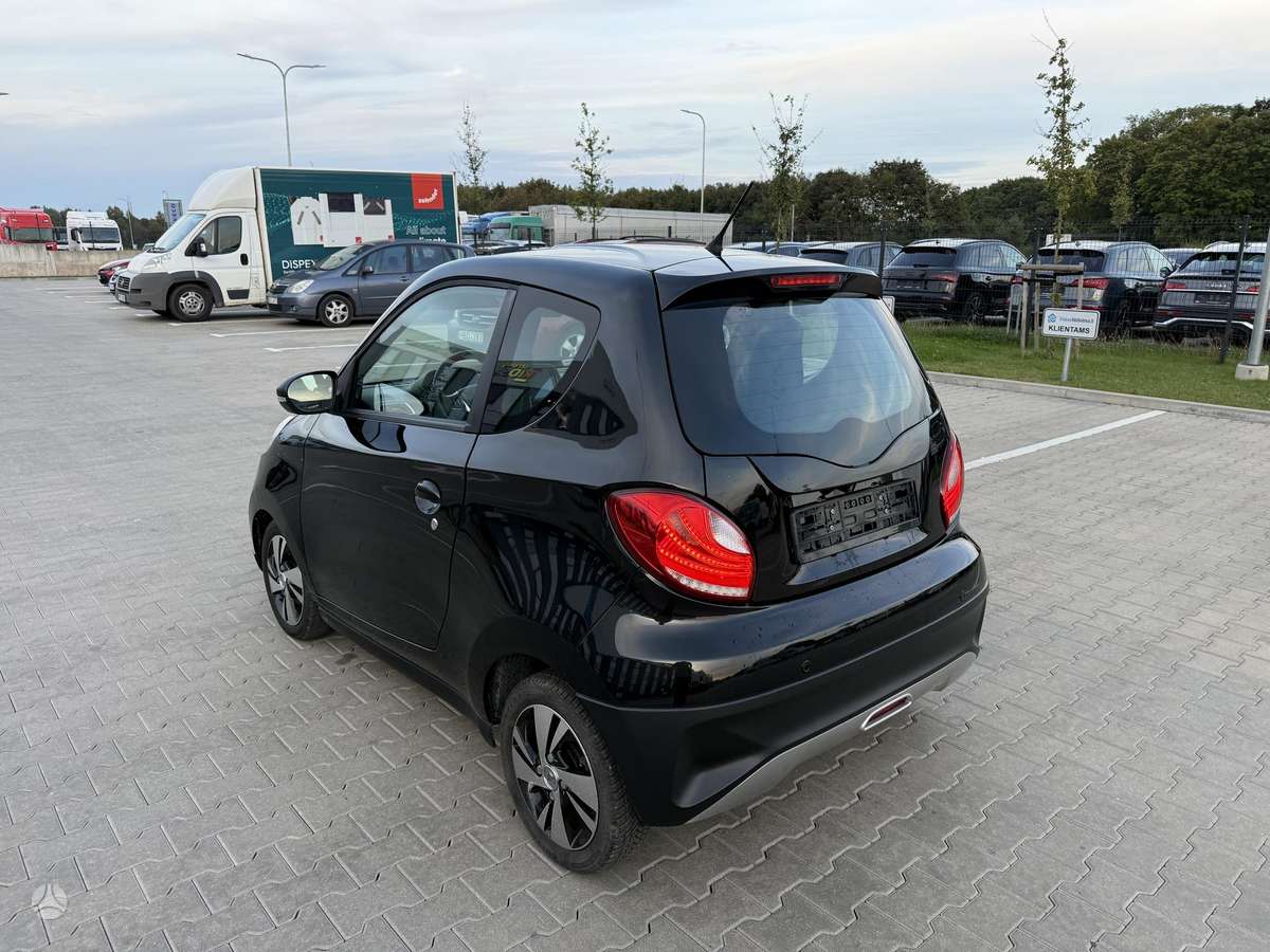 Zhidou D2S, 27 kWh, hatchback