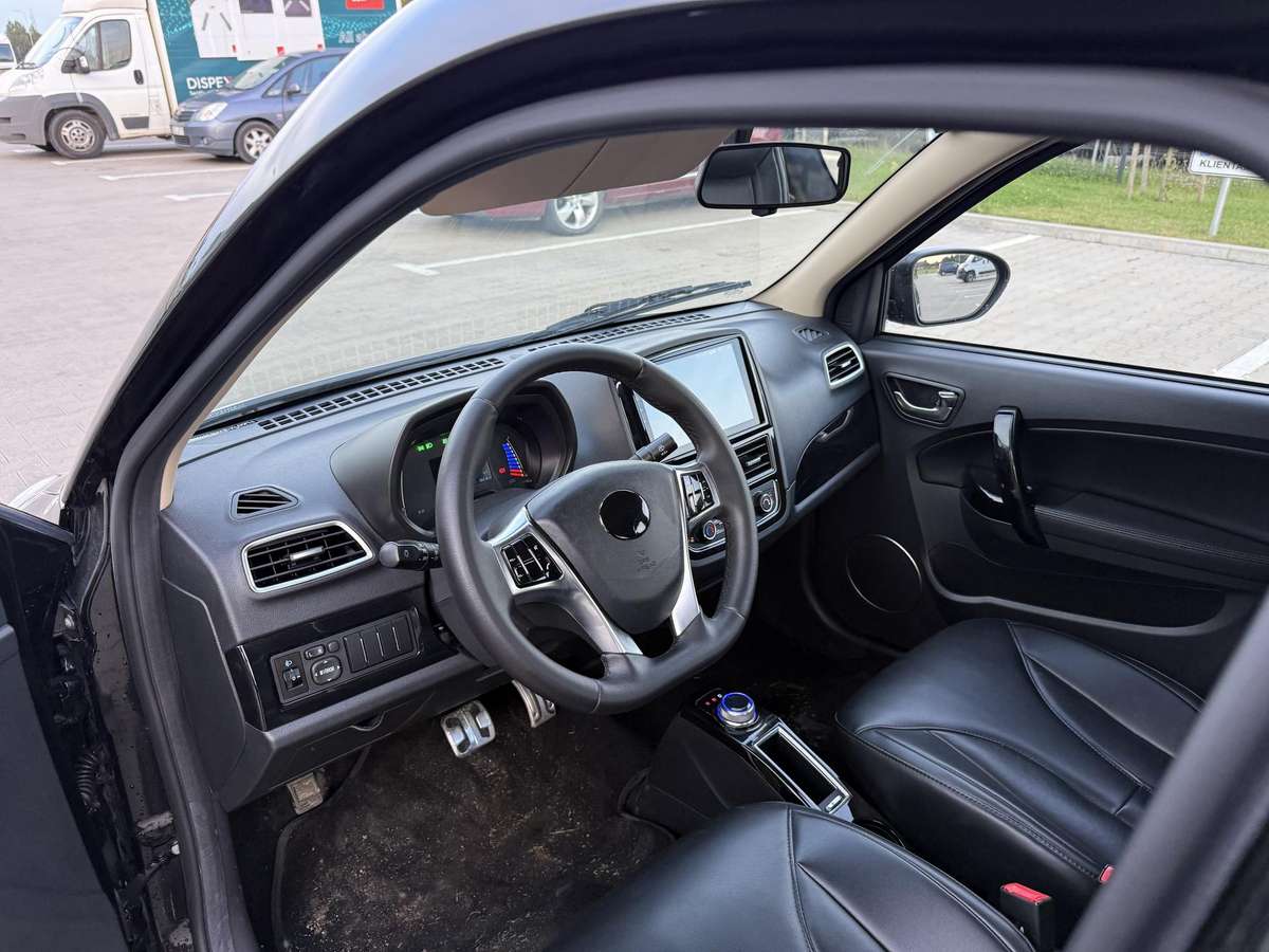 Zhidou D2S, 27 kWh, hatchback