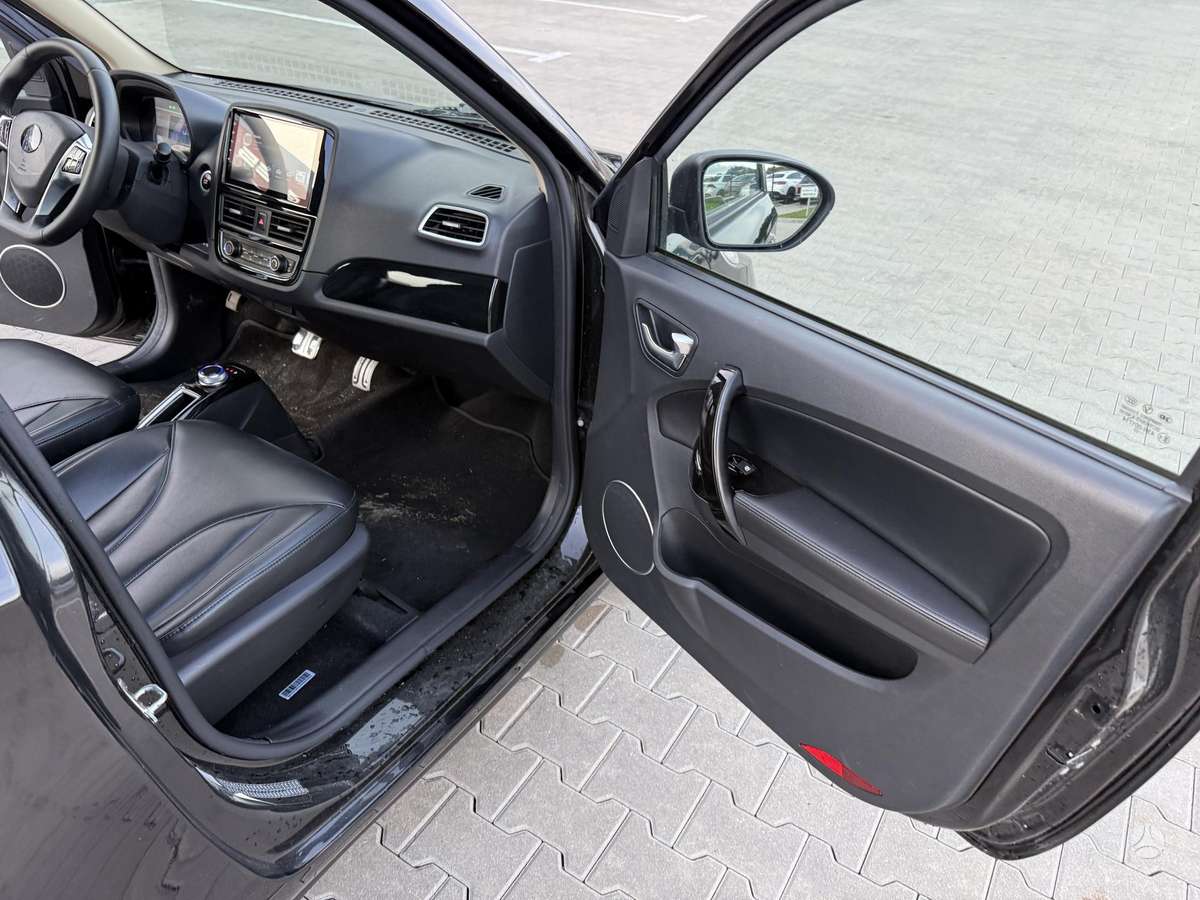 Zhidou D2S, 27 kWh, hatchback