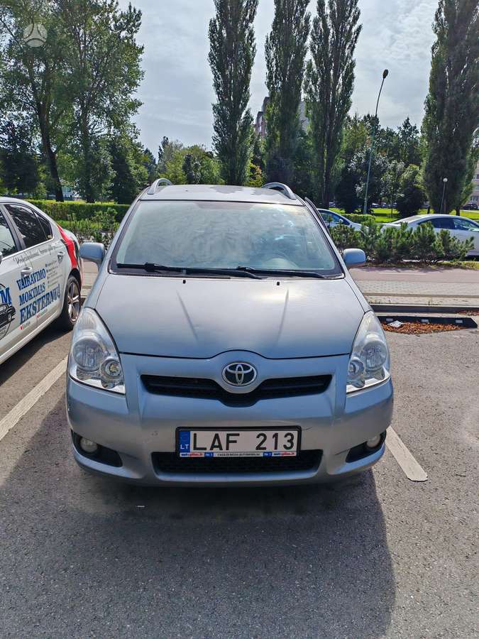 Toyota Corolla Verso - 5