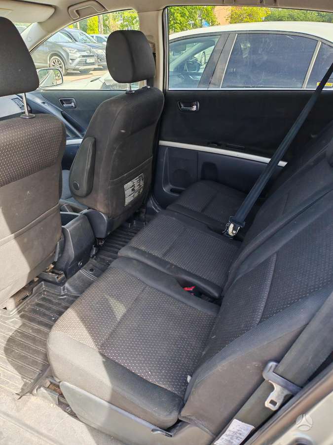 Toyota Corolla Verso - 8