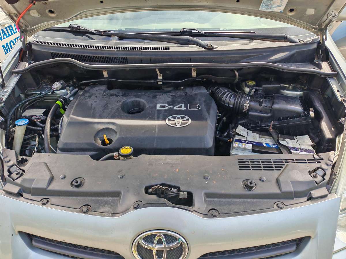 Toyota Corolla Verso - 9