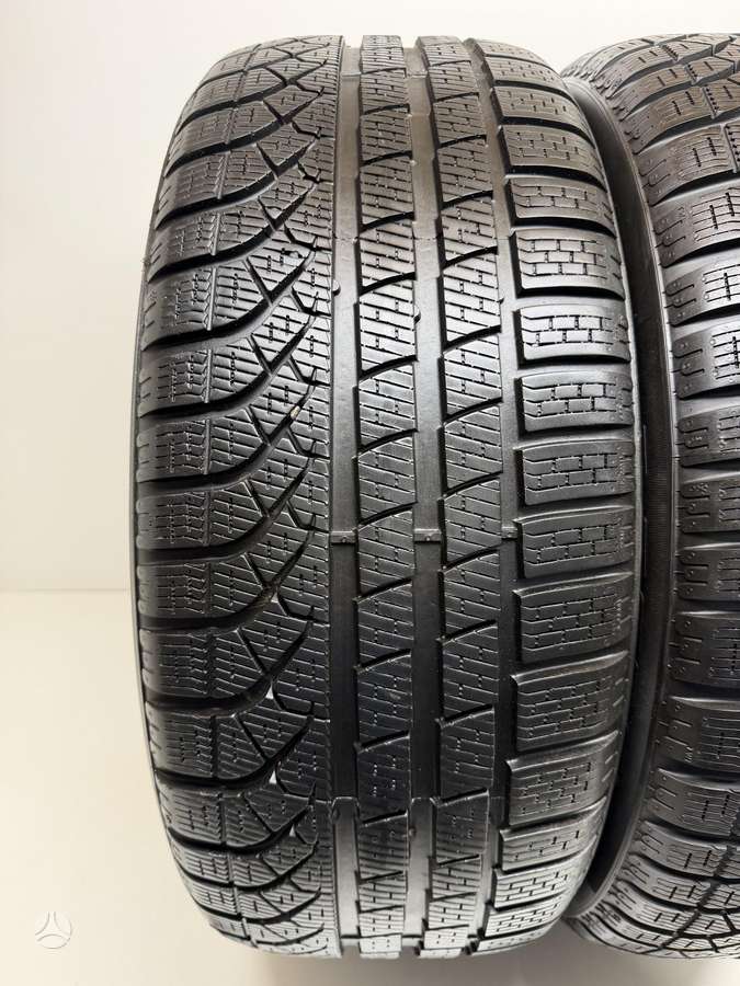 Pirelli P-Zero Winter, зимние 235/50 R19