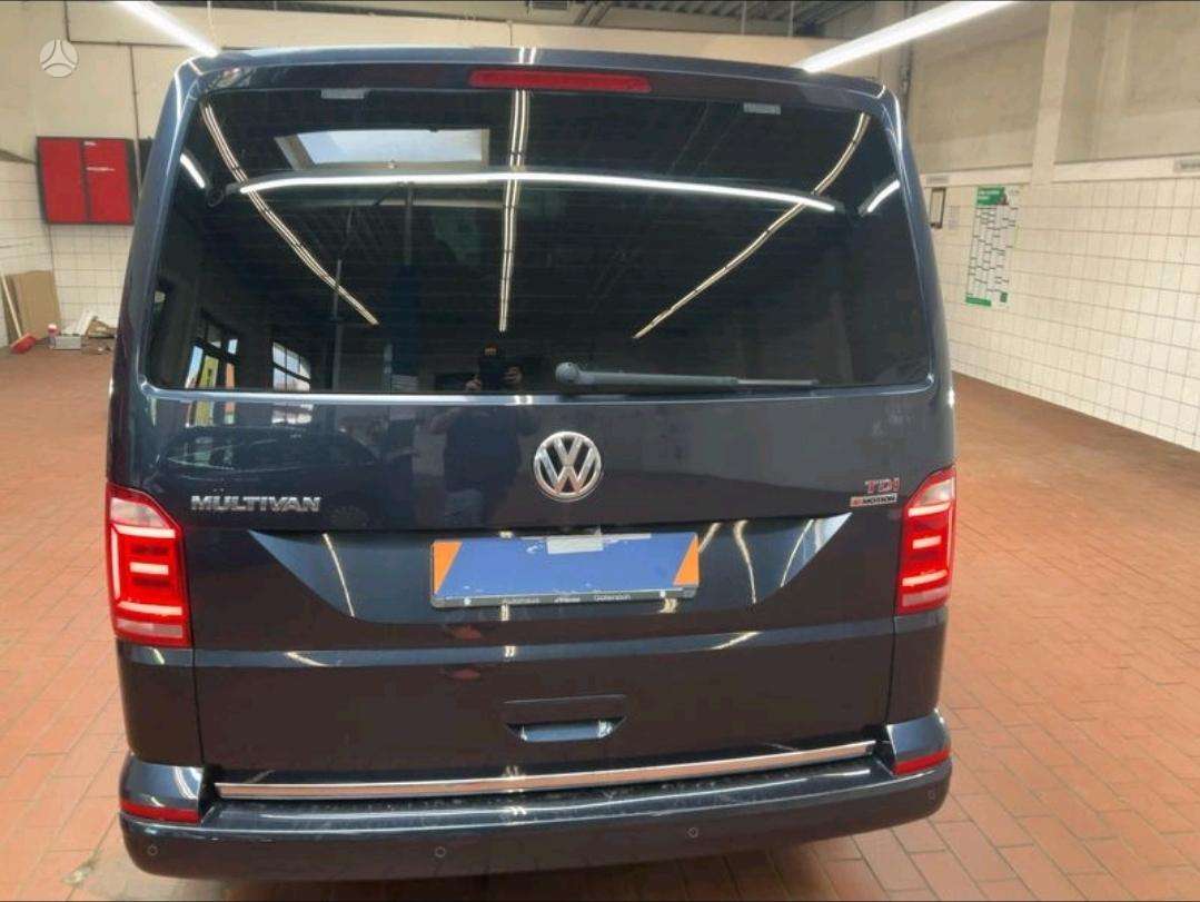Volkswagen Multivan - 2