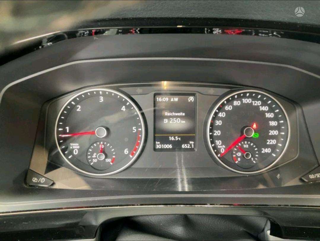 Volkswagen Multivan - 9