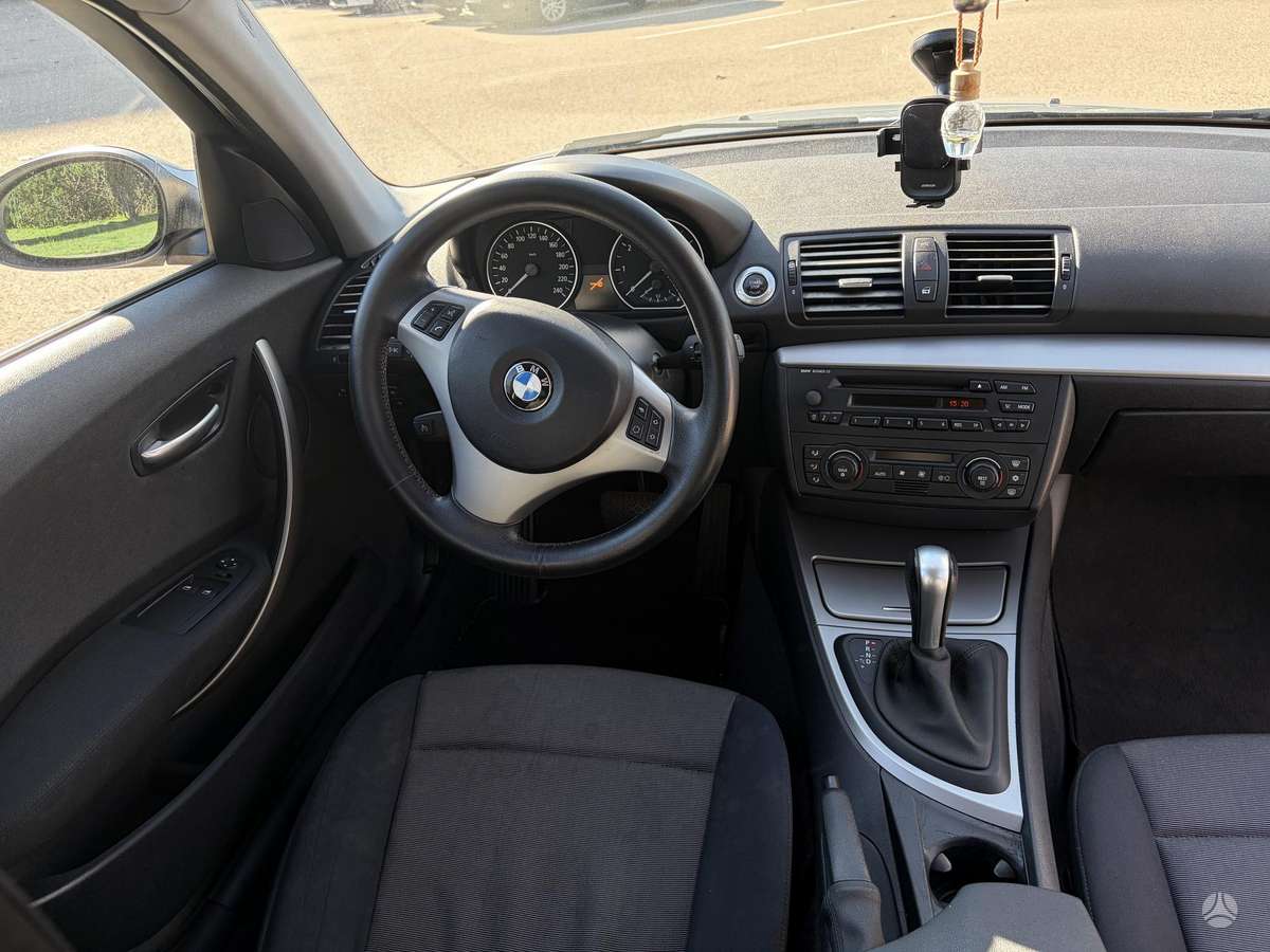 BMW 118, 2.0 l., hatchback