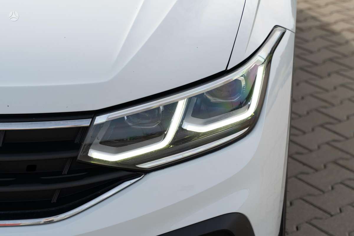 Volkswagen Tiguan - 11