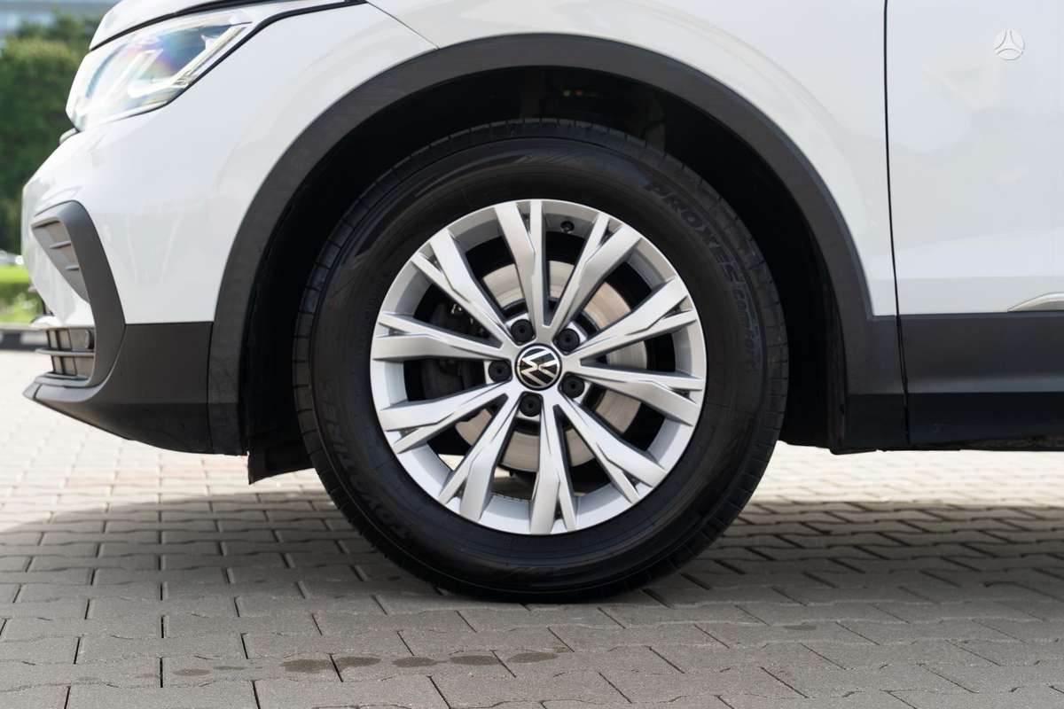 Volkswagen Tiguan - 12