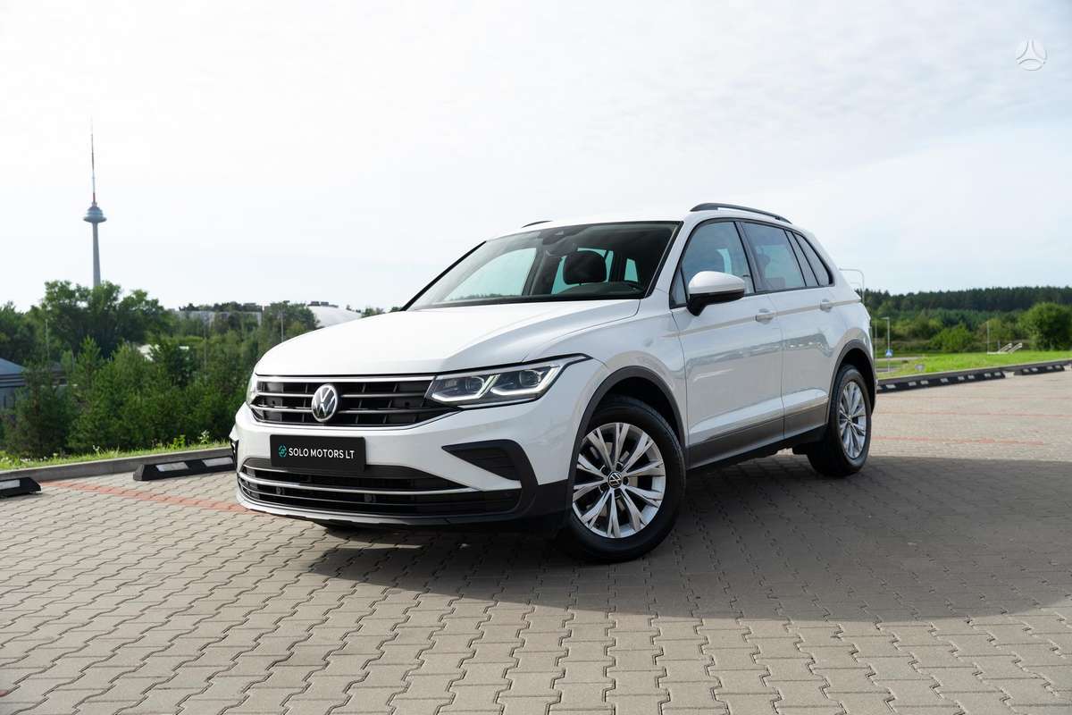 Volkswagen Tiguan - 1