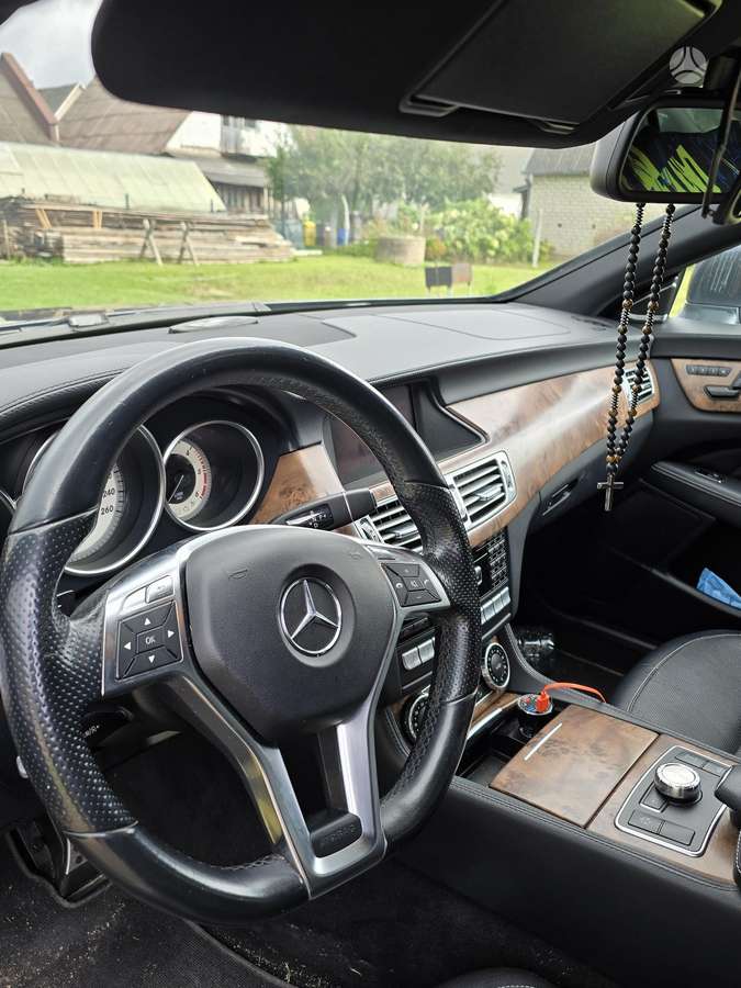 Mercedes-Benz CLS350 - 2