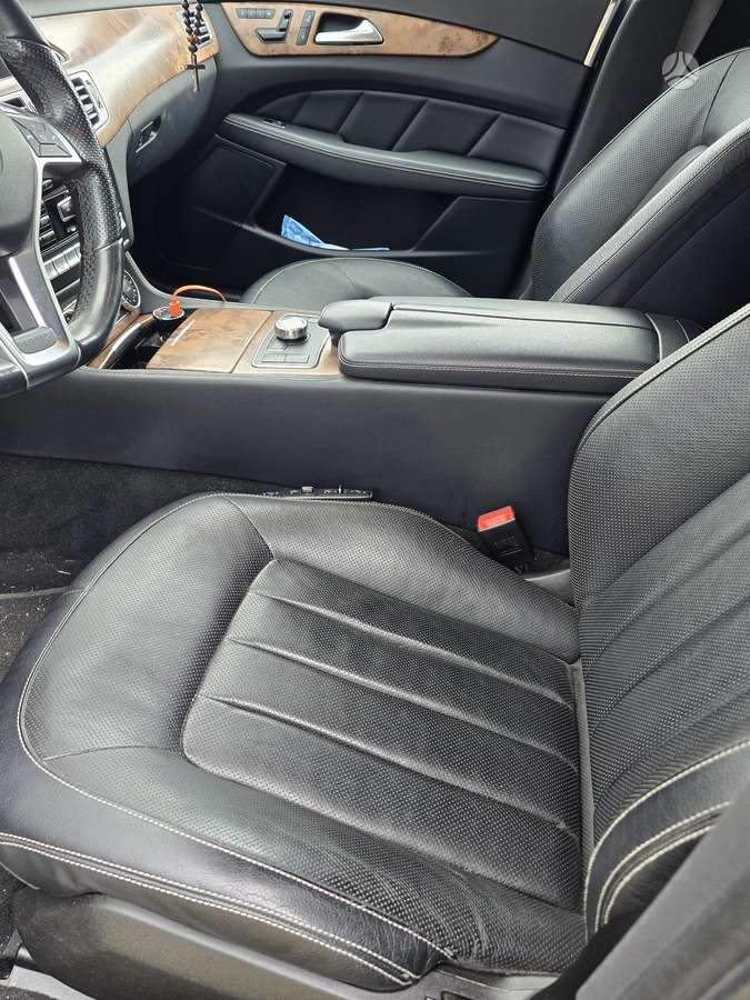 Mercedes-Benz CLS350 - 3