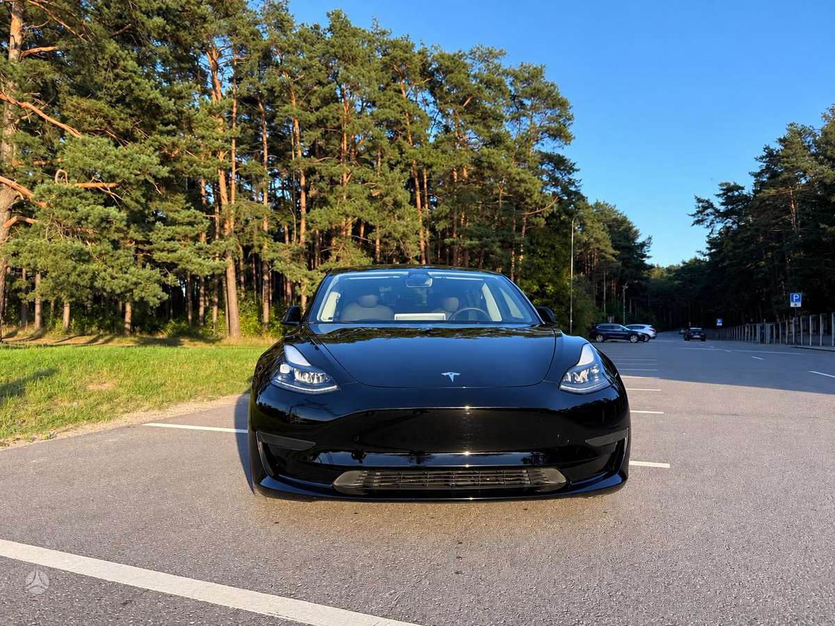 Tesla Model 3, 60 кВт·ч, Седан