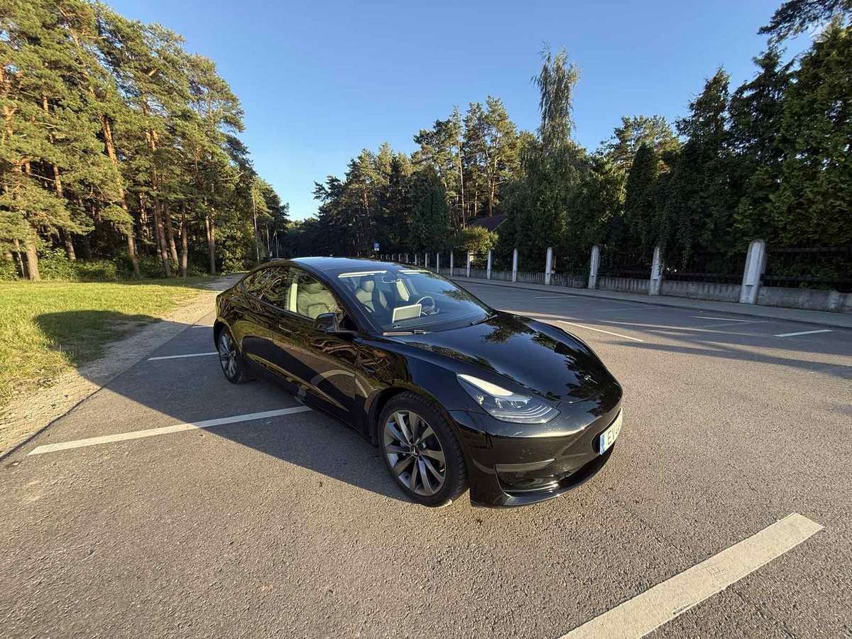 Tesla Model 3, 60 кВт·ч, Седан