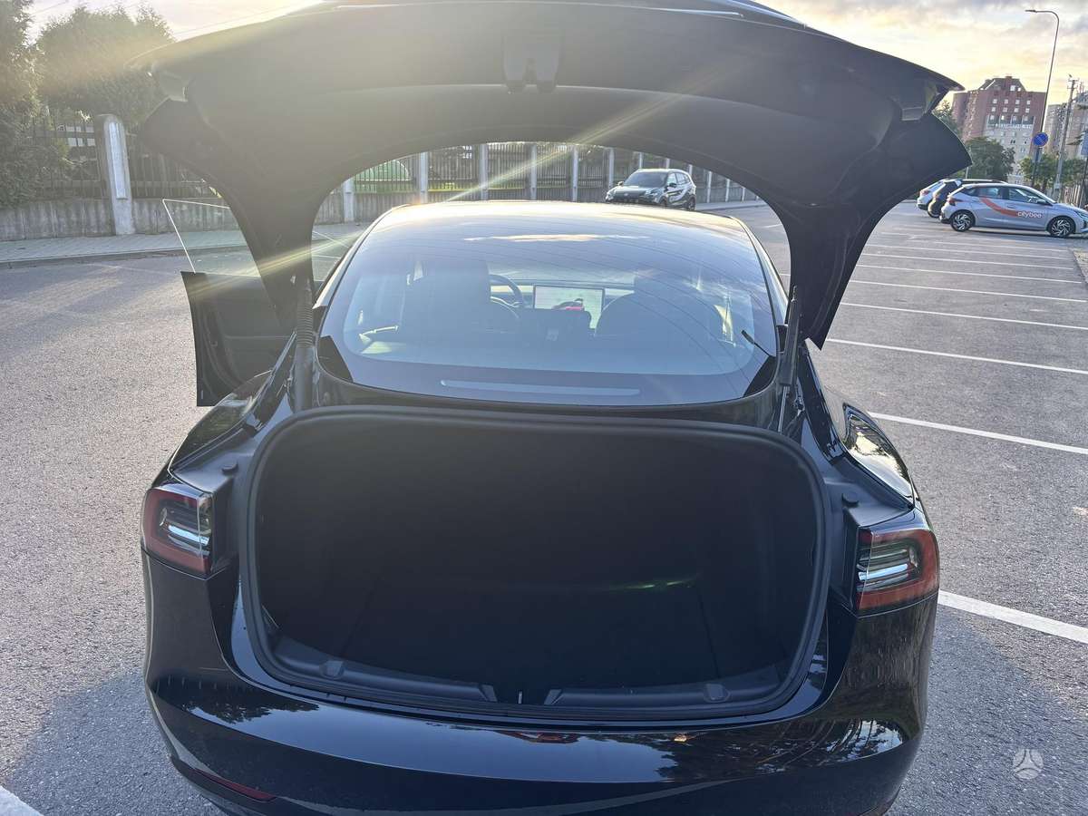 Tesla Model 3, 60 кВт·ч, Седан