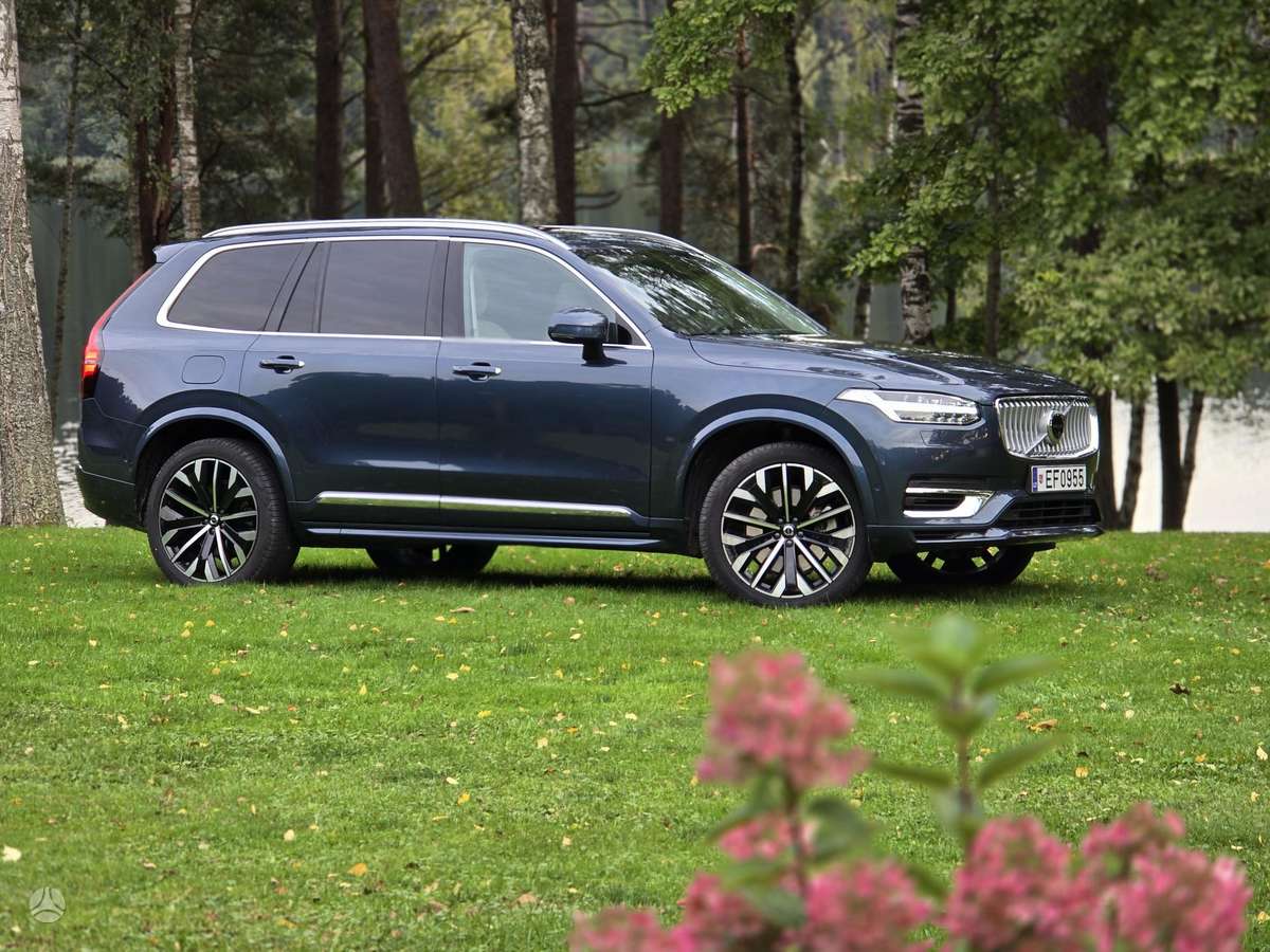 Volvo XC90 - 1