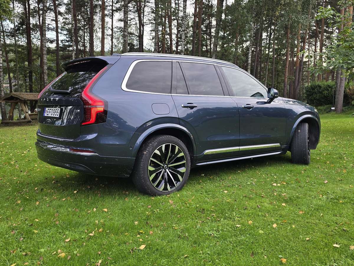 Volvo XC90 - 11