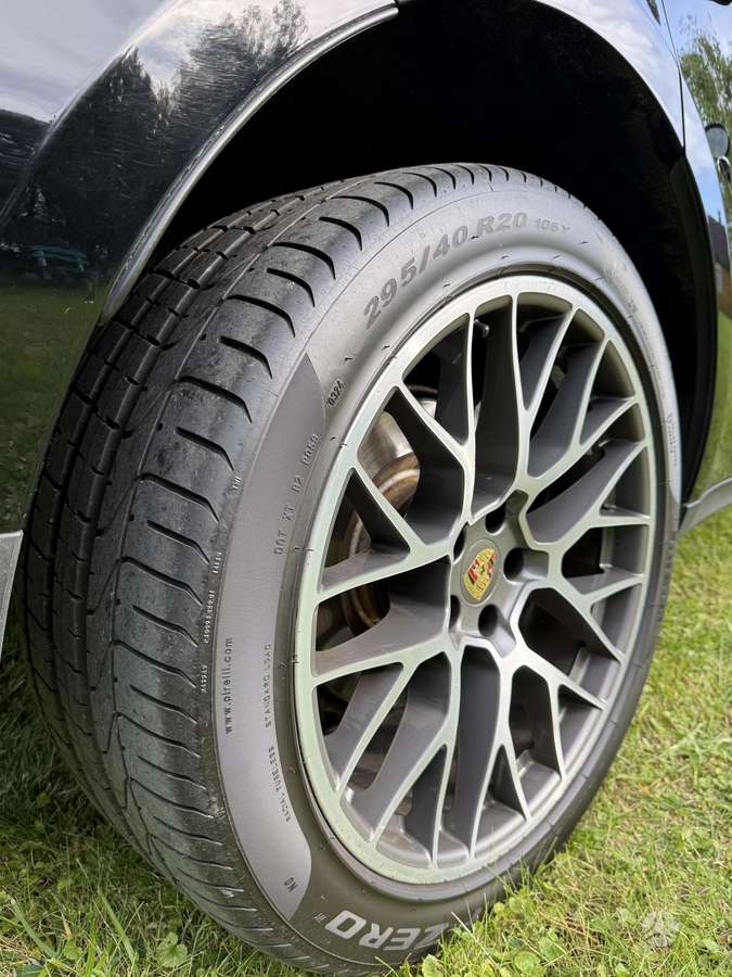 Porsche Macan - 11