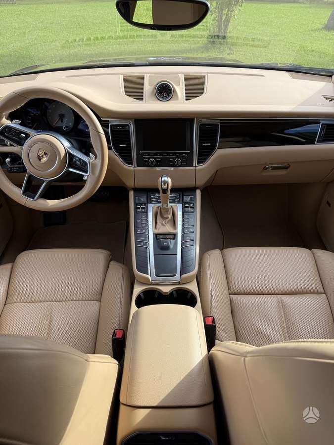 Porsche Macan, 3.0 l., off-road / crossover