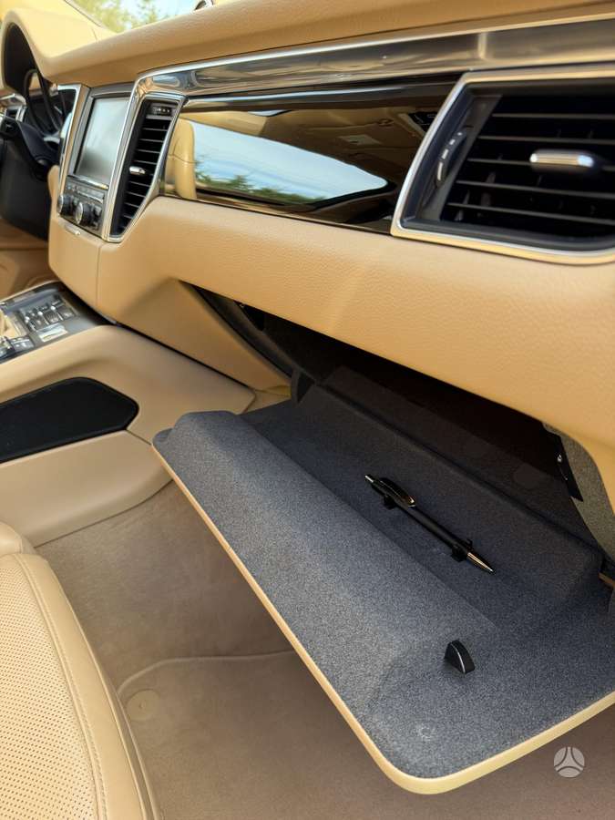 Porsche Macan, 3.0 l., off-road / crossover