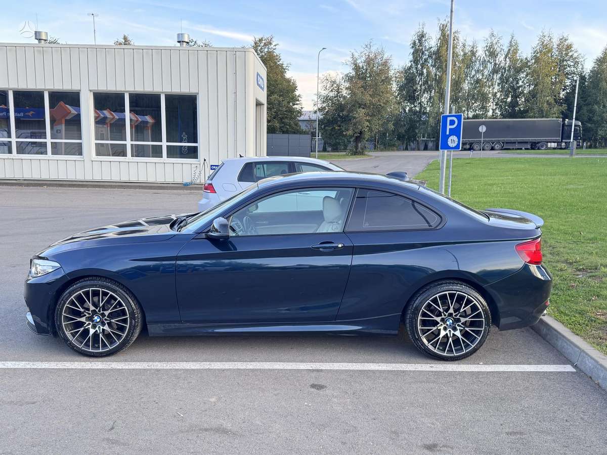 BMW 228, 2.0 l., Купе (coupe)