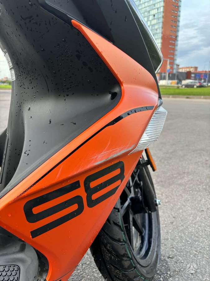 Kymco Super 8 49cc, scooters / mopeds