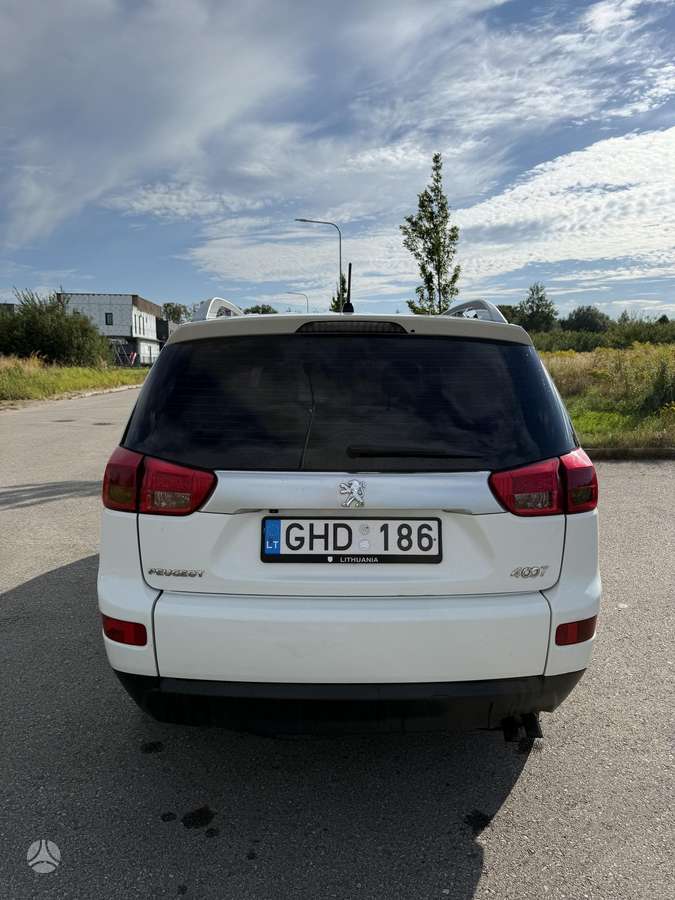 Peugeot 4007 - 5